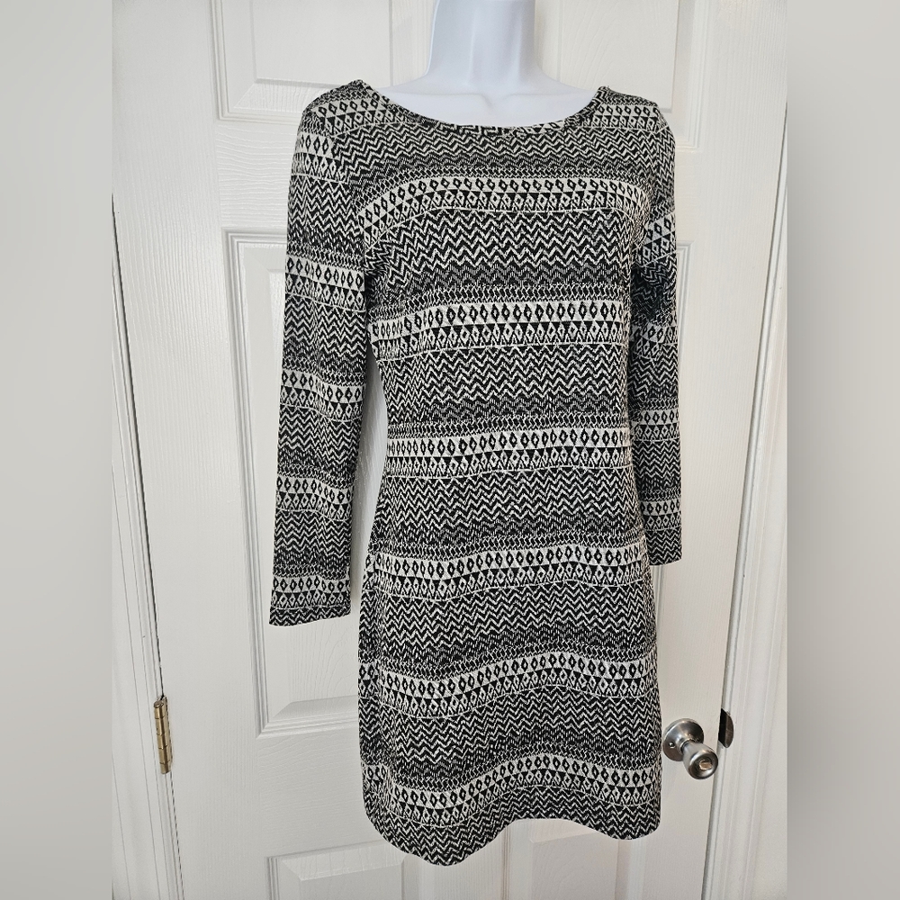 NWOT Boho Swell Fitted Chevron Printed Dress Size Small Swoop Back